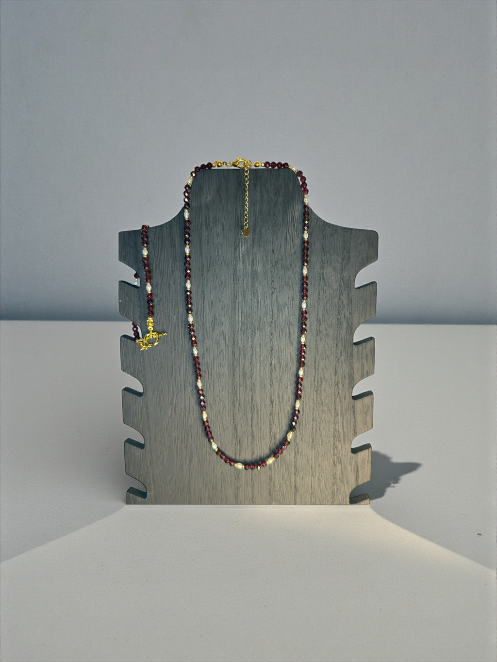 Radiant Elegance: Garnet and Freshwater Pearl Jewelry Set