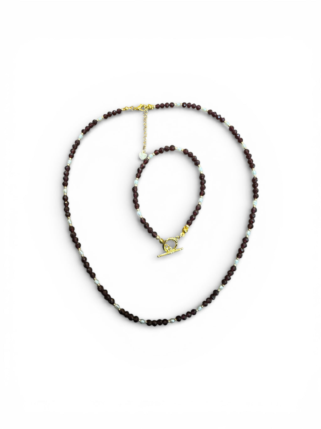 Radiant Elegance: Garnet and Freshwater Pearl Jewelry Set