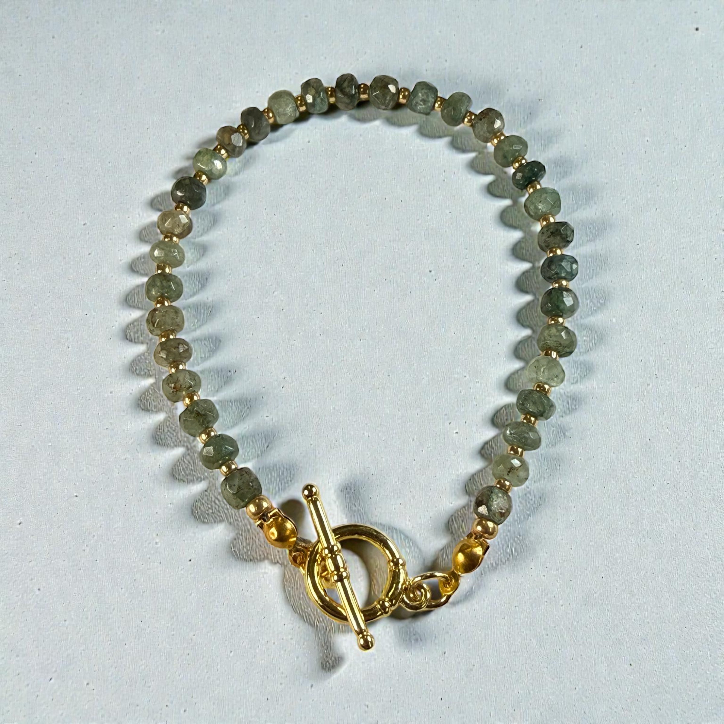 Verdant Luxury: Emerald and 18k Gold Artisan Bracelet